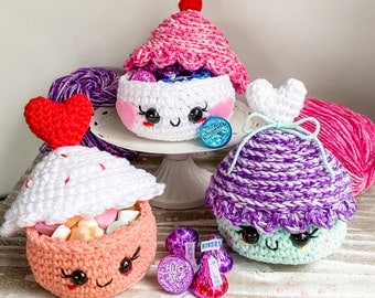 Crochet Pattern for Love Day Cupcake