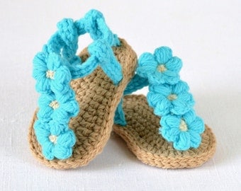 Easy Baby Crochet Sandals Pattern with Flowers
