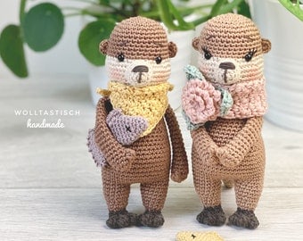 Otter Max and Marta Crochet Pattern (German)