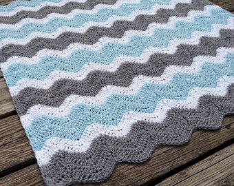 Newborn Chevron Crochet Baby Blanket Pattern