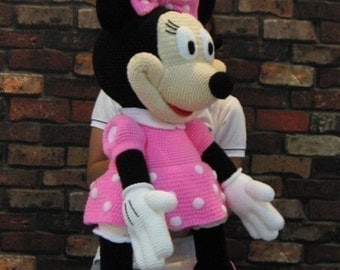 Minnie Mouse Amigurumi Crochet Pattern – 35 Inches