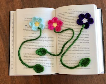 Beginner-Friendly Flower Bookmark Crochet Pattern