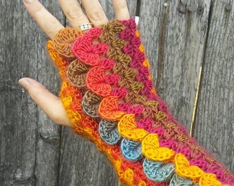Dragon Scale Fingerless Crochet Pattern Mitts