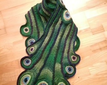 Peacock Scarf: Elegant Crochet Pattern PDF