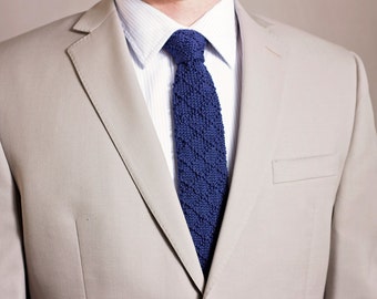 Bradford Knit Men's Tie: Chic Business Accessory
