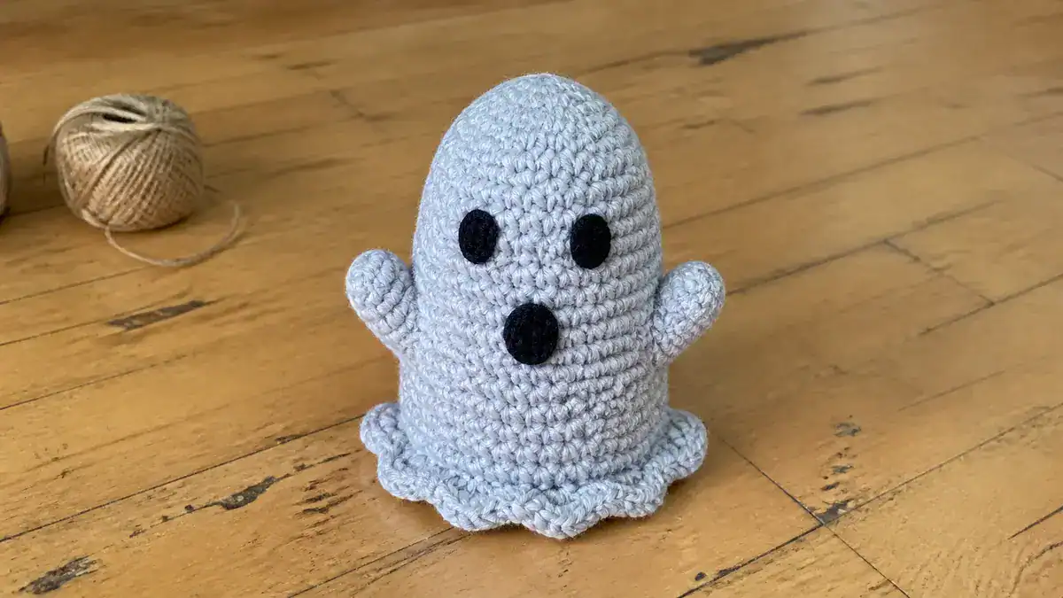30 Ghost Crochet Patterns for Halloween: Spooky-Cute Amigurumi, Keychains, Bags, and Decor, handmade crochet project