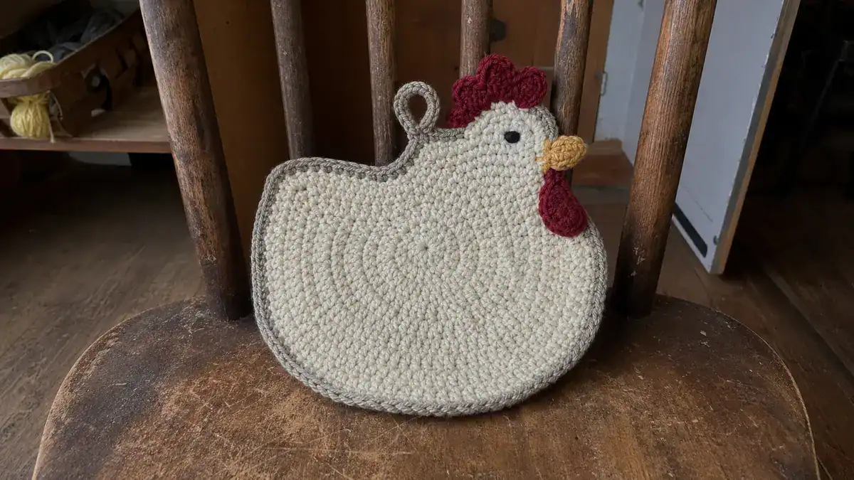 30 Chicken Potholder Crochet Patterns for Farmhouse Kitchen Charm, handmade crochet project
