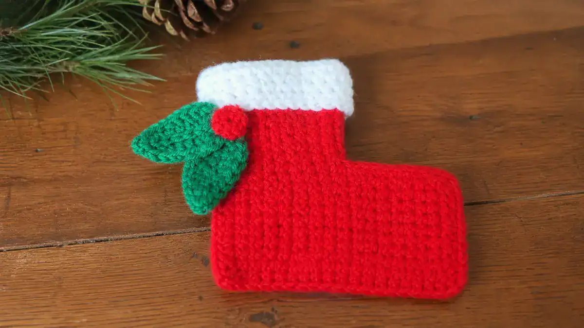 Free Mini Stocking Crochet Pattern: Festive Crafting!, handmade crochet project