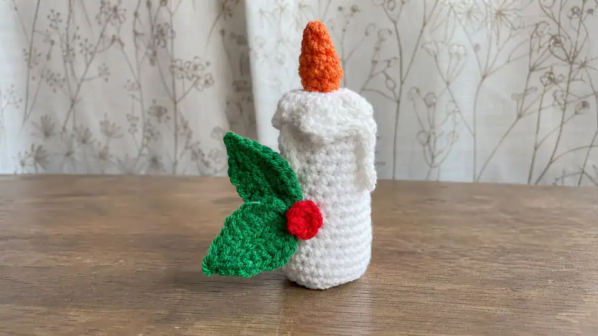 Free Crochet Christmas Candle Pattern: Holiday Crafts, handmade crochet project