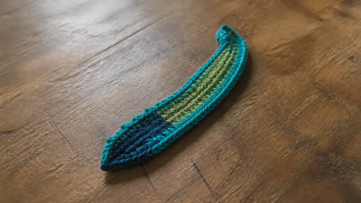 How to Crochet Feathers including Peacock Feather Patterns, handmade crochet project