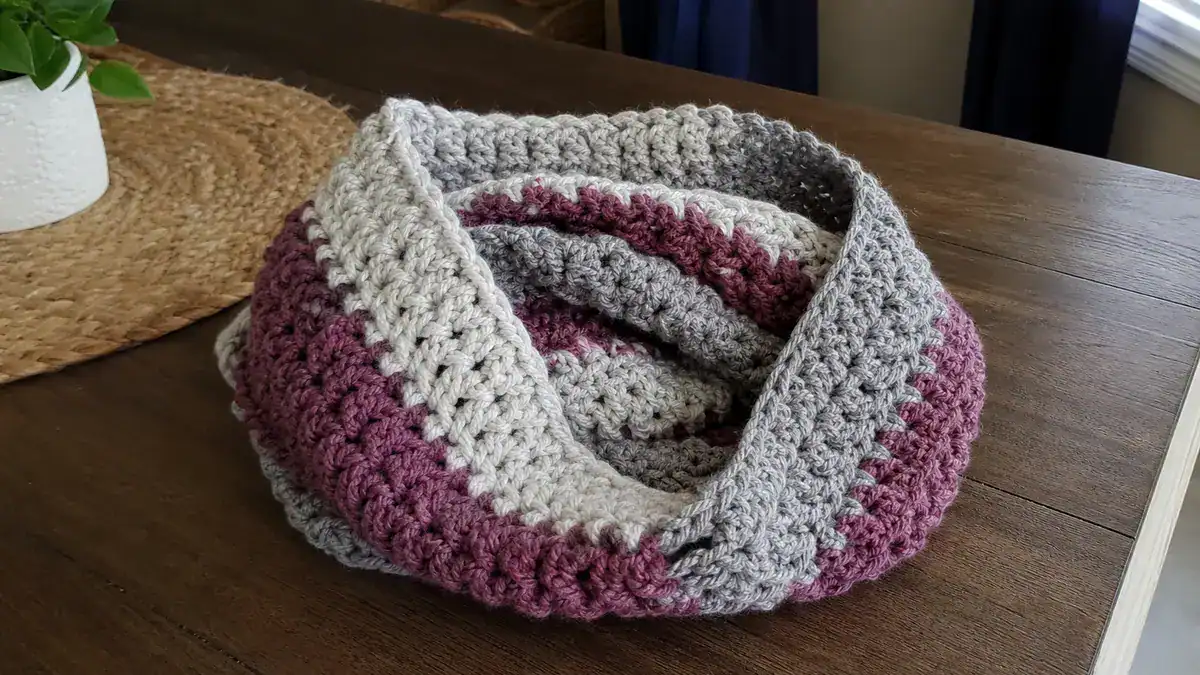 Crochet Cowl and Crochet Scarf Patterns – Adorable and Fun, handmade crochet project