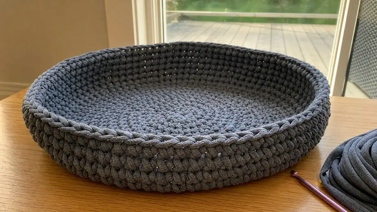 How To Crochet a T-shirt Yarn Pet Bed for Your Furry Friend, handmade crochet project