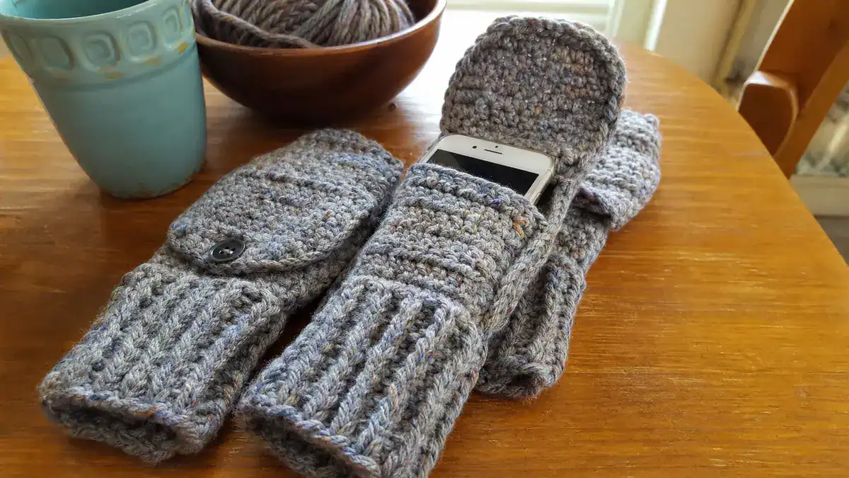 Crochet Texting Mitts (Review, Interview, Blog Tour and Giveaway!), handmade crochet project